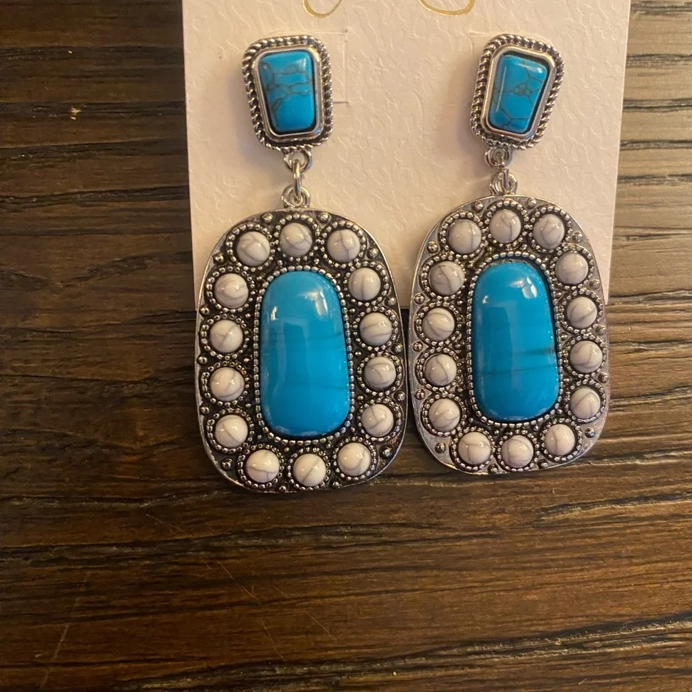 NEW Jessica Simpson earrings